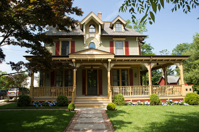 Example of an ornate home design design in New York