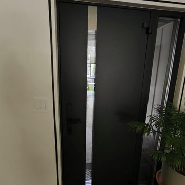 Cynex 6777 Black with fingerprint smart lock