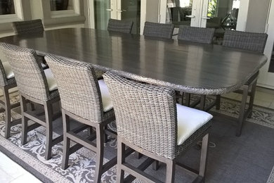 Outdoor dinning table