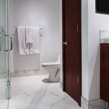 toilet encloser