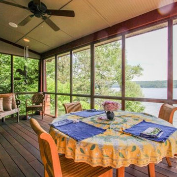 Outdoor Dining of Lake Bungalow