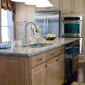 White and Honey | Haas Cabinet