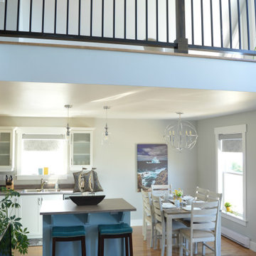 Bambury's Hillside Chalet - Open Concept Main Floor