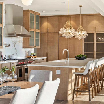 A Luxurious Open-Concept Kitchen