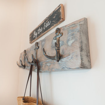 Design--Casual Coastal Foyer