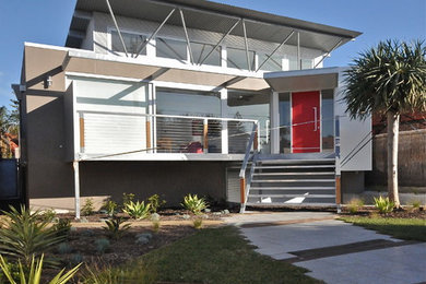 Design ideas for a mid-sized contemporary exterior in Adelaide.