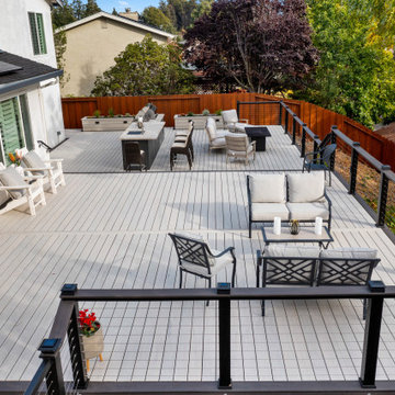 Outdoor Kitchen & Deck