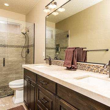 High Ridge Drive: Guest Bathroom
