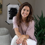Sarah Toribio's photo