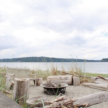 A Washington Beach Home Offers Tranquility and Togetherness