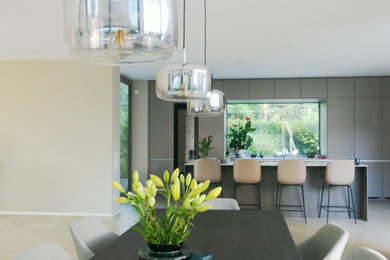 Modernes Esszimmer in Sonstige