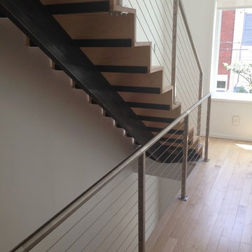 Stainless steel and cable railing