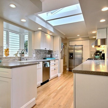 West Lake Sammamish Home, HM Custom LLP