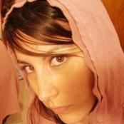 Mayte Izn's photo