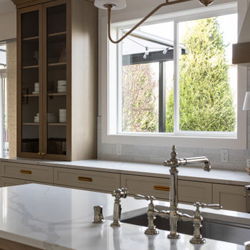 Timeless Chic: Elegant Neutral Kitchen