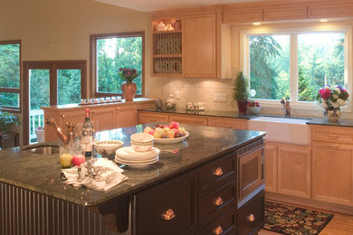Elegant kitchen photo in Seattle