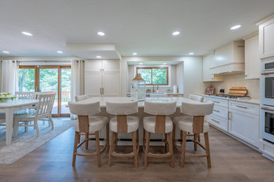 Inspiration for a transitional kitchen remodel in Cleveland