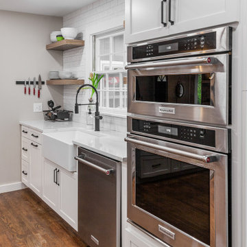 MODERN FARMHOUSE KITCHEN