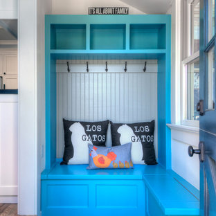 Eingang mit Klöntür und blauer Tür Ideen, Design & Bilder - Oktober