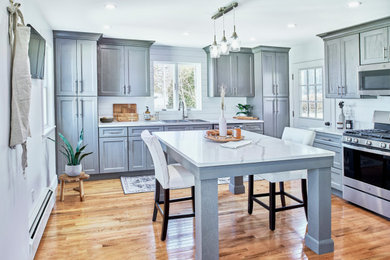 Example of a kitchen design in Boston