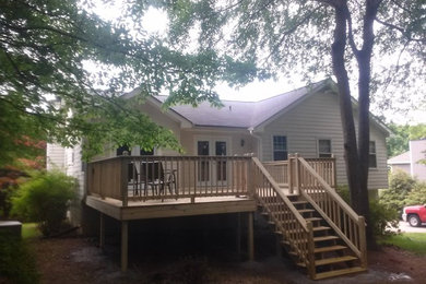 Example of a classic deck design in Atlanta