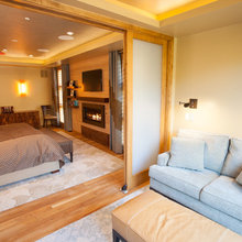 Sitting room/book room/TV?