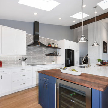 (Remodel - Custom) NanaWall Opens New Kitchen to Puget Sound