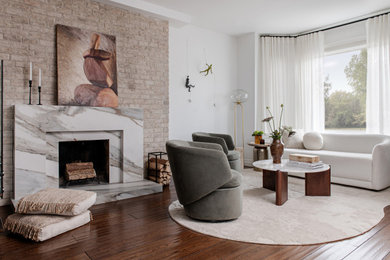 Living room - mid-sized transitional living room idea in Toronto