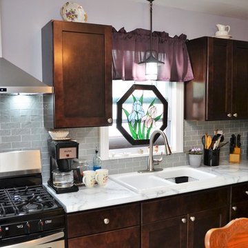 Hebron, IN. Haas Lifestyle Collection. Dark Maple Kitchen