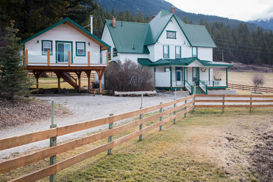 Country exterior home idea in Vancouver