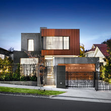 Front Gate / Gardens