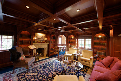 Traditional family room in St Louis.