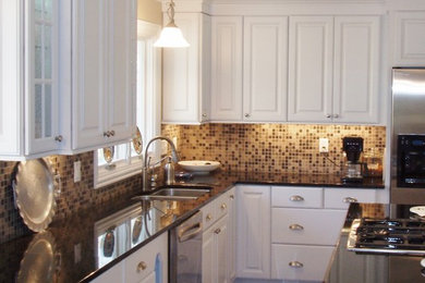 Example of a transitional kitchen design in Minneapolis