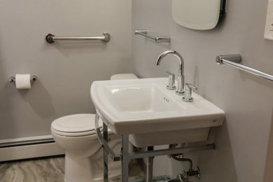 Example of a classic bathroom design in New York