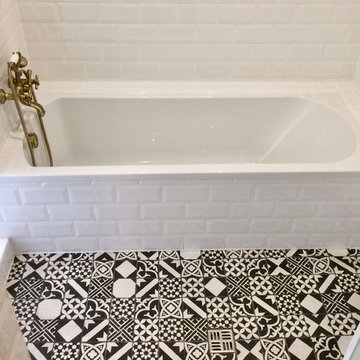 old fashioned bathroom