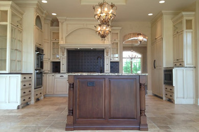 TRADITIONAL KITCHEN