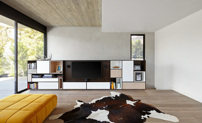 Scandinavian Living Room by UA Creative
