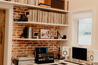 Trendy home office photo in Nashville