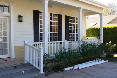 Example of a minimalist exterior home design in Los Angeles