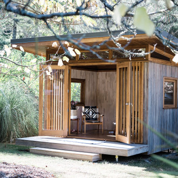 Studio Uno: Backyard Prefab Office