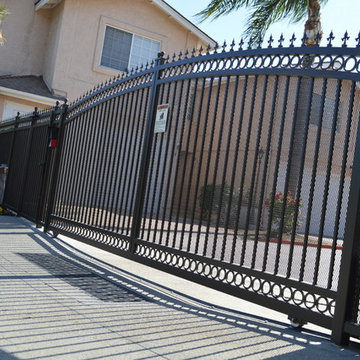 Automatic Sliding Gate w/ Phone System