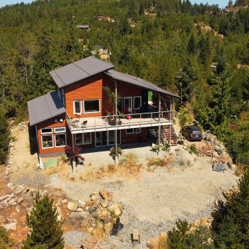 1499/1499B Trail Way - $1,695,000 – MLS Res 885121 / Com 885130