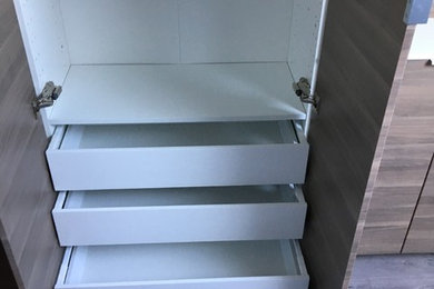 ディジョンにあるコンテンポラリースタイルのおしゃれな階段の写真