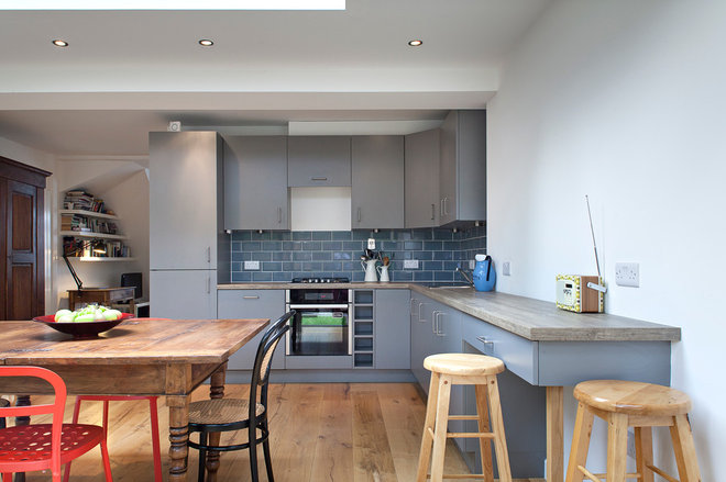 Kitchen by Jo Townshend Architect Ltd