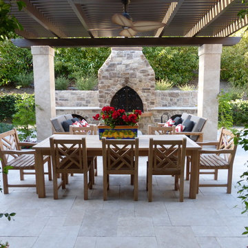 Courtyard Dining in De Luz