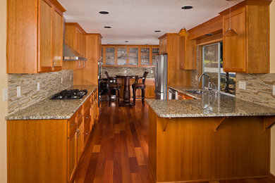 Example of a classic kitchen design in Denver
