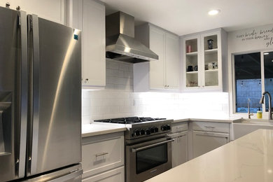 Example of a trendy kitchen design in Los Angeles