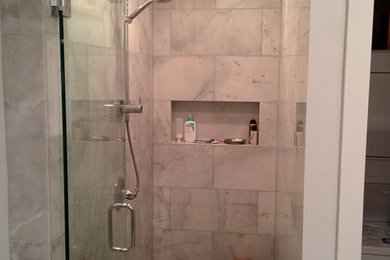 Bathroom photo in Chicago