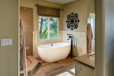 Cottage bathroom photo in Sacramento