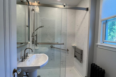 Inspiration for a small timeless bathroom remodel in Bridgeport